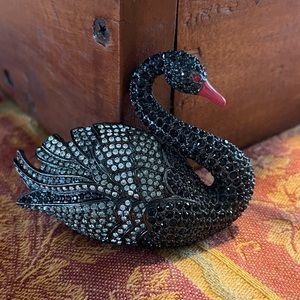 Joan Rivers Black Swan crystal pin. Like new - only worn twice!